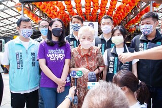 高虹安參拜為民祈福  將提市政白皮書爭取支持