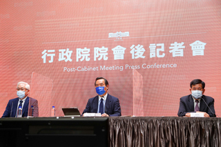 政院：入境檢疫維持3+4 總額管制每週4萬人符需要