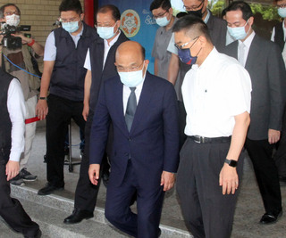 蘇貞昌赴靈堂上香  殉職警家屬盼釐清疑點