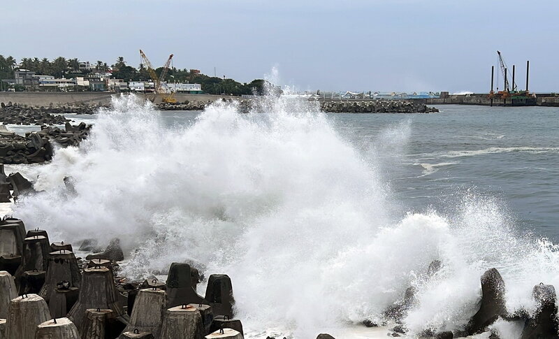 台東沿海風浪增強 專家籲農友加強防颱措施 | 華視新聞