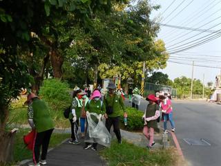 清潔隊員淨山前丟垃圾惹議 中市環保局依規懲處