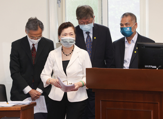 王美花：評估除役燃煤機組改造為生質能發電示範