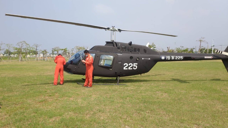 疑機件故障  航特部直升機迫降台南聖母廟旁 | 華視新聞