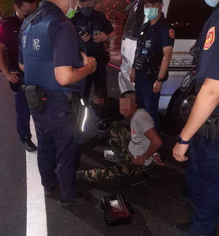 酒後騎車肇事逃逸 台南警民圍捕2越南逃逸移工