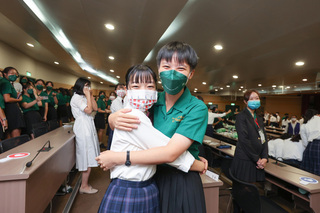 京都橘高校赴北一女交流 蔡總統送珍奶、蛋糕慰勞