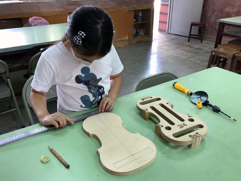 屏科大「學院琴」 職人手工製琴導入國小課程 | 華視新聞