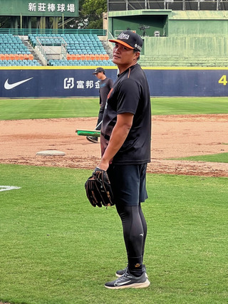 高國慶喊職棒不是靠讓位 44歲生日許願獅隊晉季後賽