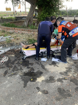 疑走路不慎跌入大排溺水  台南男子送醫急救