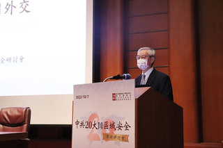 北京提「東升西降」 邱坤玄：西的力量仍大於東