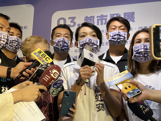 遭質疑出差帶父母出遊  高虹安：若有請款就退選