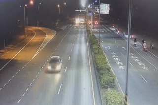 遮號牌還集體上快速道路  台南10白牌機車罰13萬