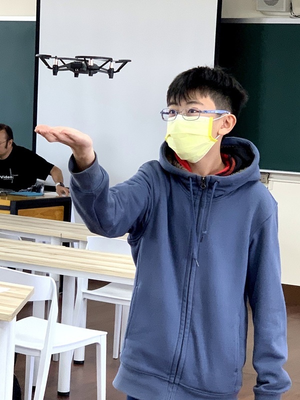 中山大學附中辦無人機營隊 鄰近4校學生也風靡 | 華視新聞