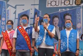 朱立倫：侯友宜為最強母雞 拜託外縣市輔選