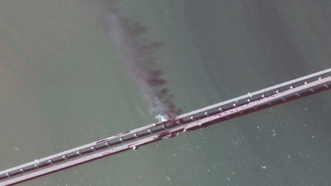 克里米亞大橋爆炸 俄國潛水員查看受損程度 | 華視新聞