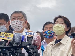 國慶大會排宋楚瑜旁 柯文哲：會拜託大力支持黃珊珊