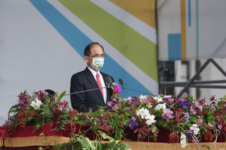 國慶致詞 游錫堃：和平非屈膝可得備戰不求戰