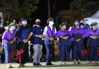 出席小林夜祭 陳其邁：保存大武壠族文化不遺餘力
