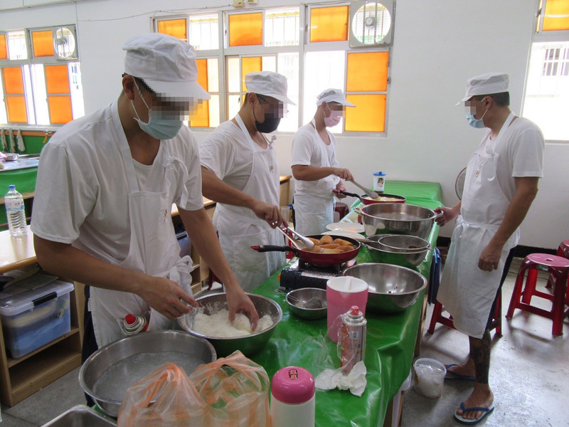 盼和印尼母親開台式小吃部 收容人監所學餐飲 | 華視新聞