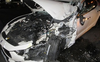 中市瑪莎拉蒂撞大貨車  駕駛肇事逃逸被送裁處