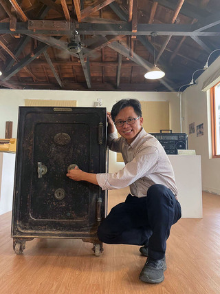 芬園庄役場發現日治時期保險櫃 徵求開鎖好手