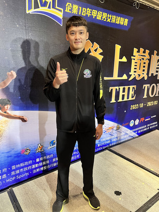 放棄工程師高薪  簡名均為企排圓職業球員夢