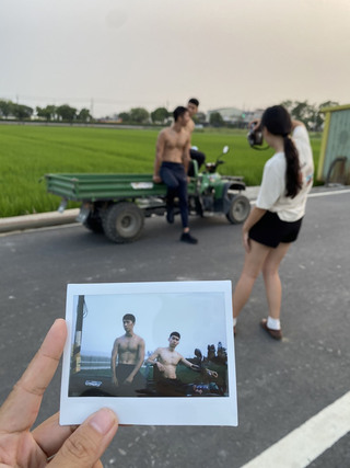 文創平台行銷農業 推青農版猛男月曆引發搶購