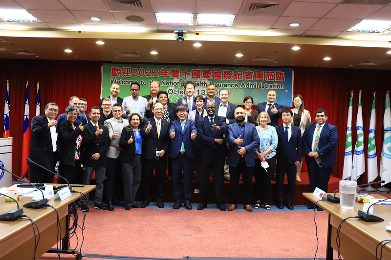 國慶國際記者團參訪  取經台灣健保 | 華視新聞