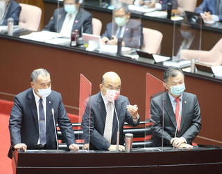 共軍8月飛彈越台灣上空  邱國正：跨越領空算第一擊