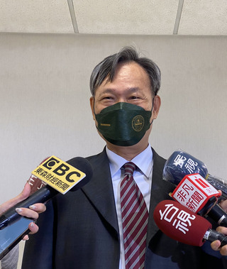 謝惠全吟詩描述海運市況 止跌反轉待通膨緩戰事息