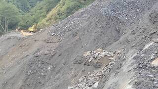中橫關原路段阻斷 其餘落石泥流排除恢復通行