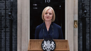 英相為減稅計畫錯誤致歉 誓領保守黨到下次大選