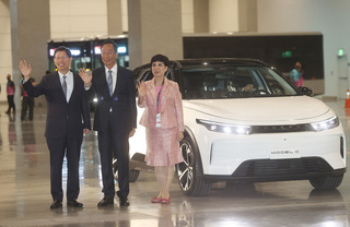 劉揚偉：新電動車產能就緒 盼逾5成用MIH零配件