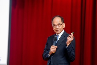 游錫堃：台灣民主路非常艱辛 盼傳承堅忍意志