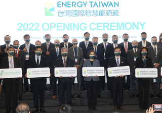 綠能發展有目共睹 總統：今年是最風光亮眼的一年