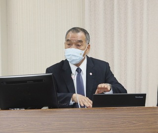 邱國正：明年仍採14天、7天新舊制教召並行