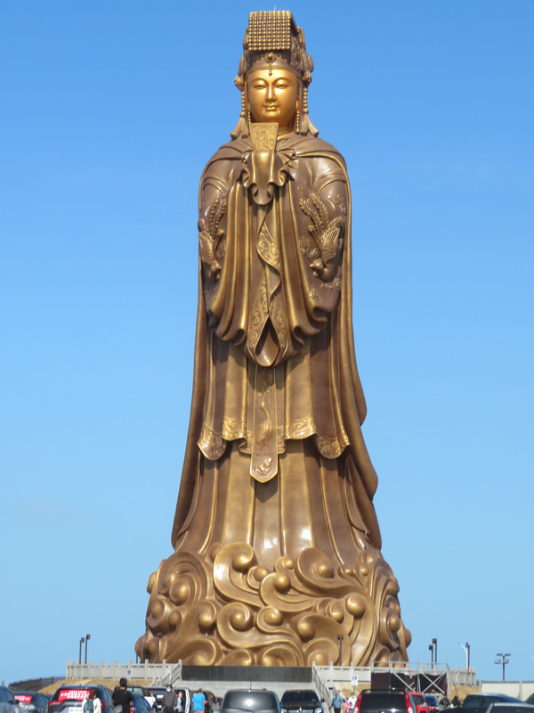 澎湖世界最高媽祖銅像灑淨祈福  晚間點燈落成 | 華視新聞