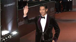 AKIRA頒獎自稱第一代姐夫 「玩很大」摘人氣節目獎