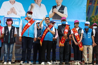 楊文科峨眉聯合競選服務處成立 允福利只增不減