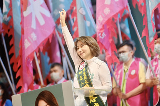 力拚首位女縣長 周春米：為屏東打拚是榮耀的事