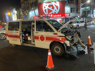 被撞命危上救護車又車禍 屏東老翁重傷不治