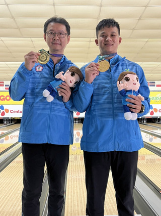 聽奧保齡球  謝盛福、陳建豪男子雙人賽摘金