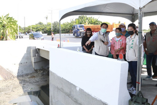 台南佳里菜寮橋拓寬  改善彎道通行安全