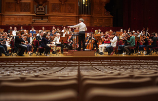 維也納愛樂大軍晚間首演  修琴師傅隨團抵台