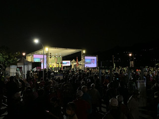 蔡英文11度到新北輔選 林佳龍視訊出席高喊凍蒜