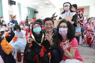 蔡適應邀紙風車演出  謝國樑提產業搭配基捷發展