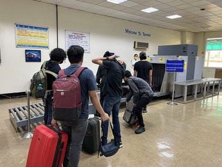 建業輪停高雄港逾8個月 8印尼船員下船將搭機返國