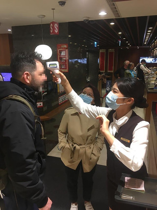 法媒看見台灣的窗口 陳陛瑄直擊採訪幕後