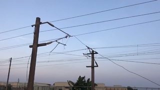 台鐵隆田至善化間電車線斷落 東正線估傍晚搶通