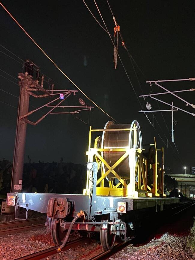 台鐵善化電車線斷落恢復雙線通行 影響逾2萬人次 | 華視新聞