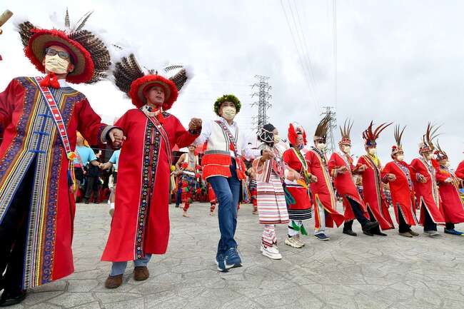 新北市原住民族聯合文化活動  共舞場面壯觀 | 華視新聞